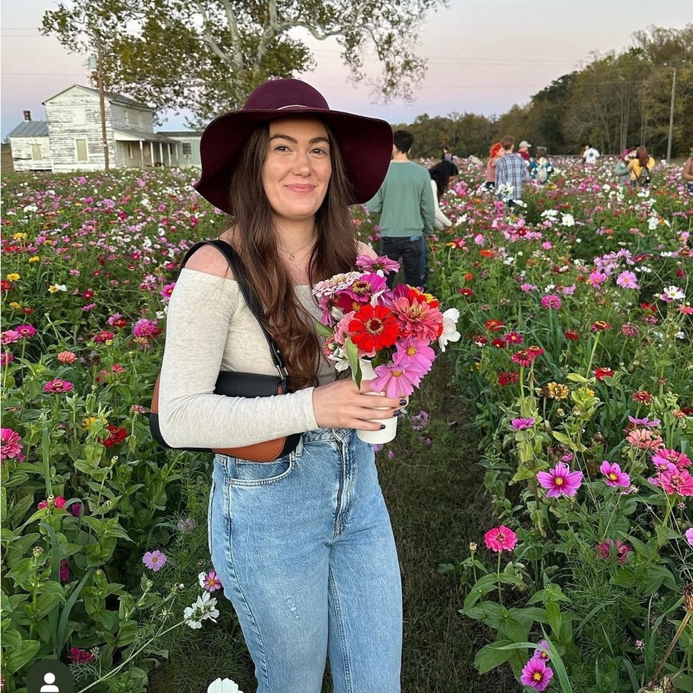 Meet your Posher, Kelcie - Picture 4 of 5